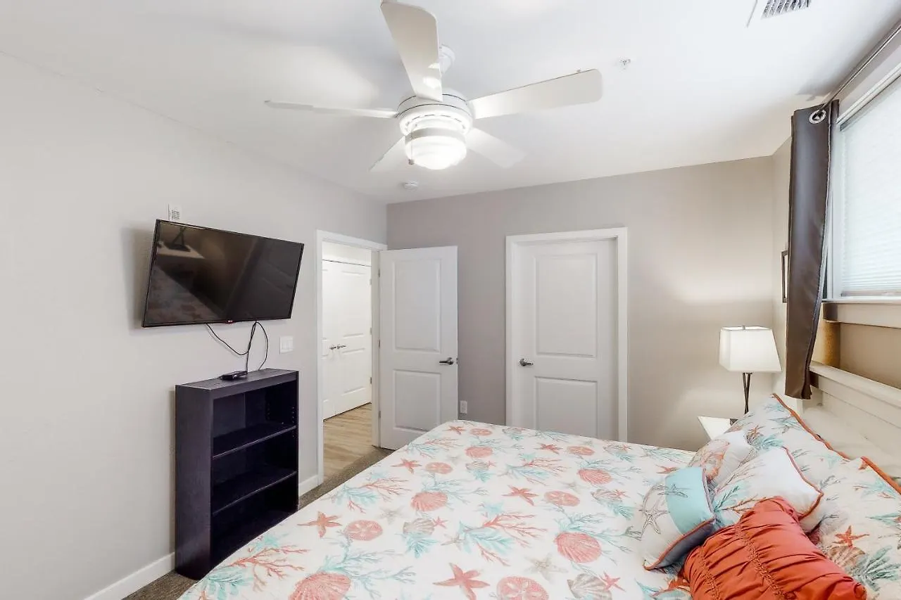 Apartment The Sanctuary - Shore Beats Work A301 Virginia Beach United States
