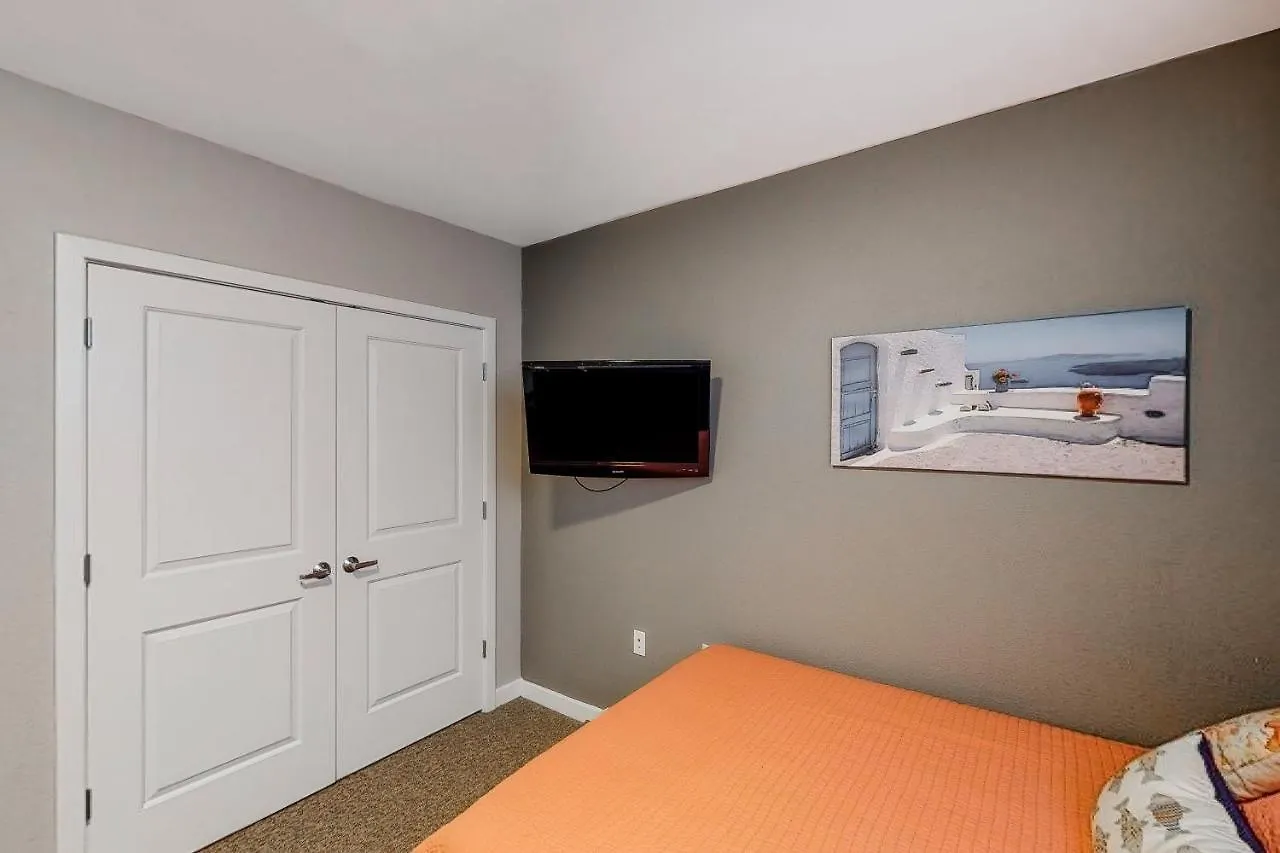The Sanctuary - Shore Beats Work A301 Virginia Beach USA